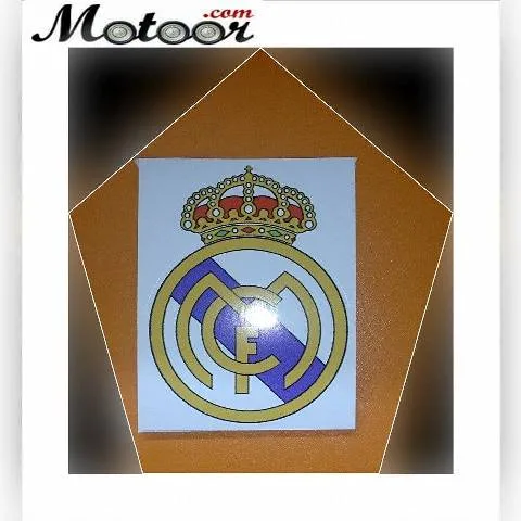 لزقة زينة علم ريال مدريد 8 سم ملونة 